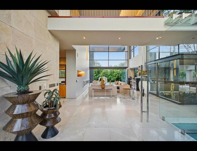 5 BEDROOM HOUSE FOR SALE IN BRYANSTON